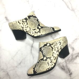 Call it spring womens vegan snake print mules 6.5